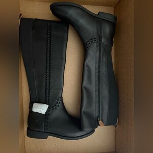 (NWT) - Gentle Souls by Kenneth Cole